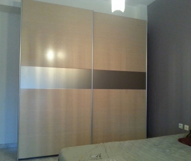 Δίφυλη ντουλάπα βαμένη απο MDF